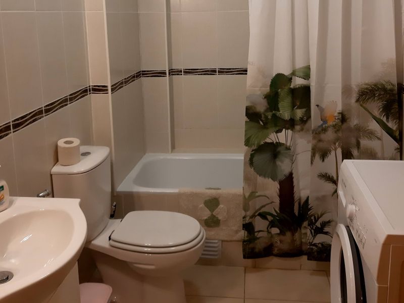 photo 17 Owner direct vacation rental Quarteira appartement Algarve  bathroom