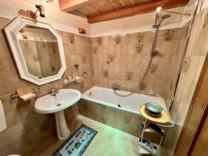 photo 15 Owner direct vacation rental Saint Nicolas appartement Aosta Valley Aosta Province bathroom