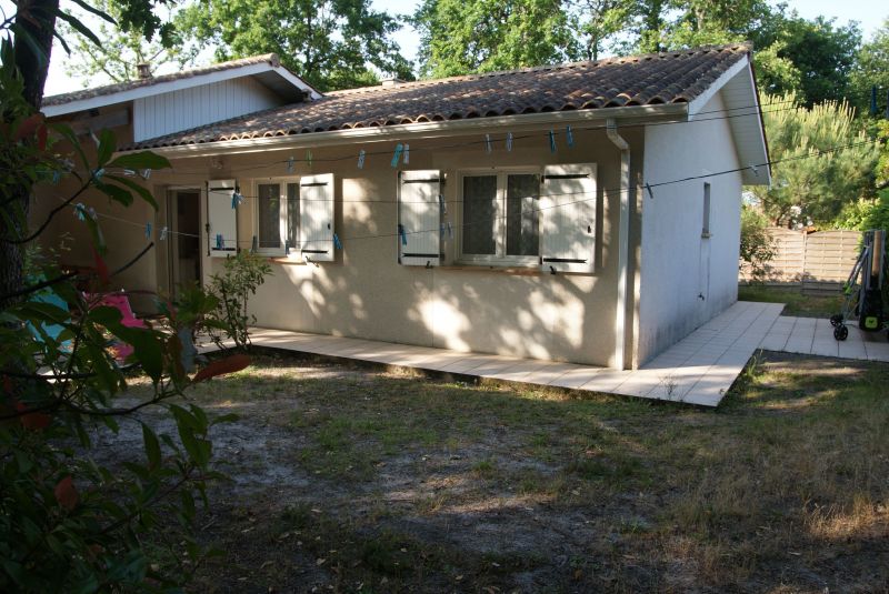 photo 8 Owner direct vacation rental Andernos les Bains villa Aquitaine Gironde View of the property from outside