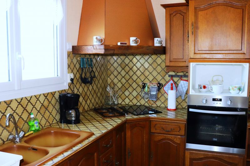 photo 6 Owner direct vacation rental Audierne maison Brittany Finistre Separate kitchen