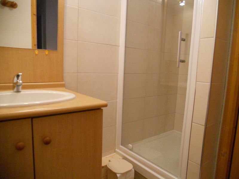 photo 9 Owner direct vacation rental Les 2 Alpes appartement Rhone-Alps Isre bathroom