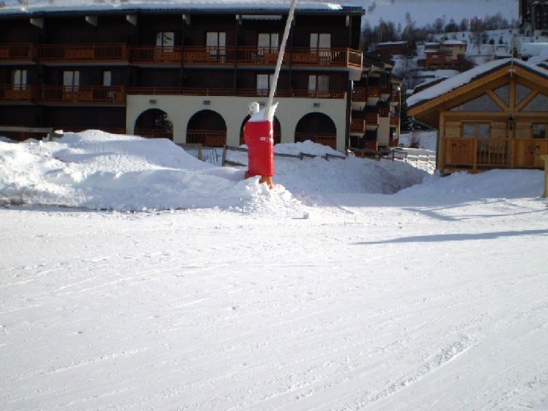 photo 16 Owner direct vacation rental Les 2 Alpes appartement Rhone-Alps Isre View of the property from outside