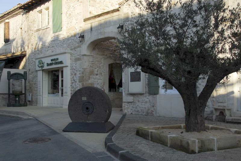 photo 18 Owner direct vacation rental Les Baux de Provence gite Provence-Alpes-Cte d'Azur Bouches du Rhne View of the property from outside