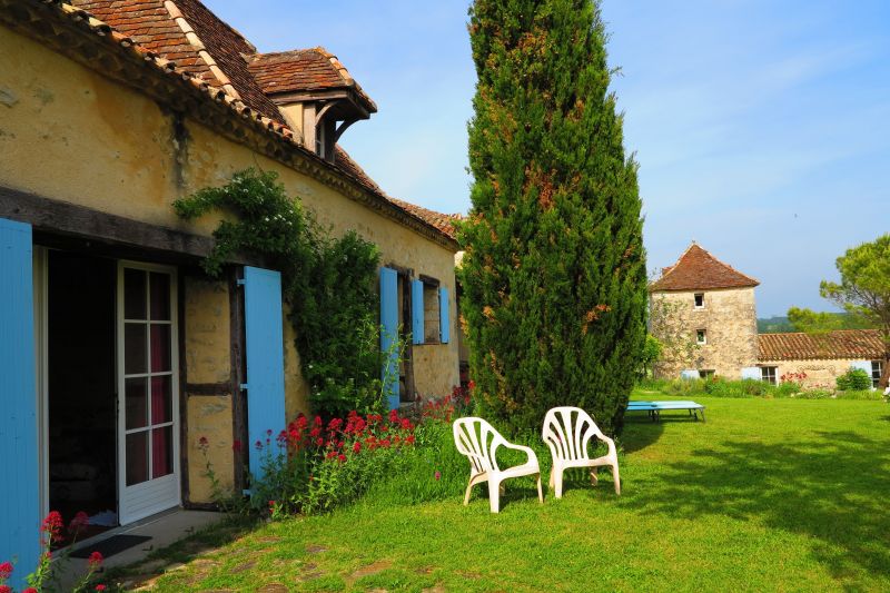 photo 14 Owner direct vacation rental Monpazier studio Aquitaine Dordogne View of the property from outside