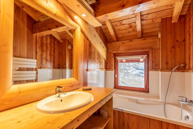 photo 13 Owner direct vacation rental Les Arcs chalet Rhone-Alps Savoie bathroom 1