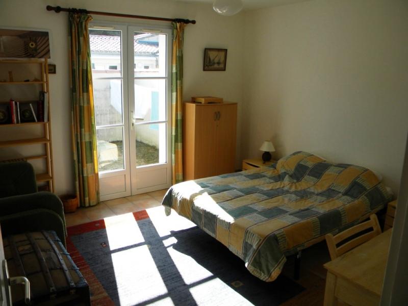photo 8 Owner direct vacation rental Le Bois-Plage-en-R maison Poitou-Charentes Charente-Maritime bedroom