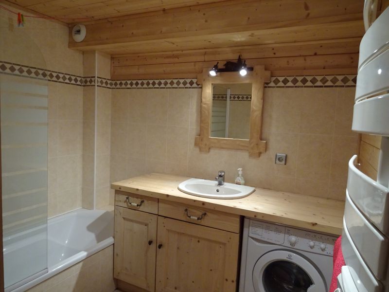 photo 8 Owner direct vacation rental Morzine appartement Rhone-Alps Haute-Savoie bathroom