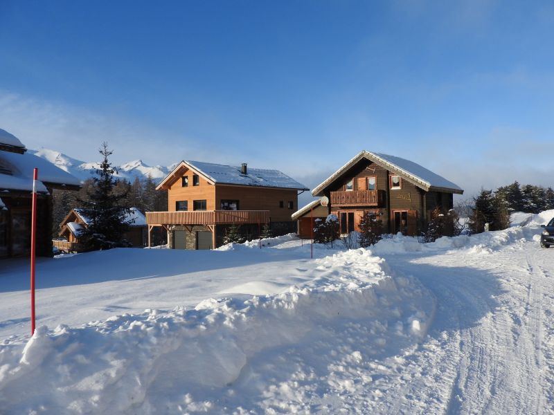 photo 14 Owner direct vacation rental La joue du Loup chalet Provence-Alpes-Cte d'Azur Hautes-Alpes View of the property from outside