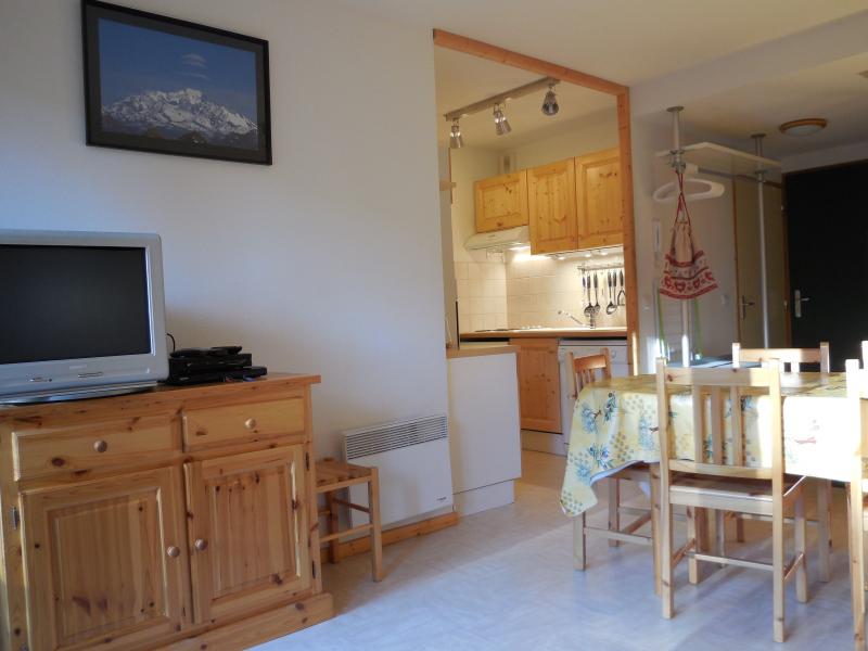 photo 5 Owner direct vacation rental La joue du Loup appartement Provence-Alpes-Cte d'Azur Hautes-Alpes Lounge