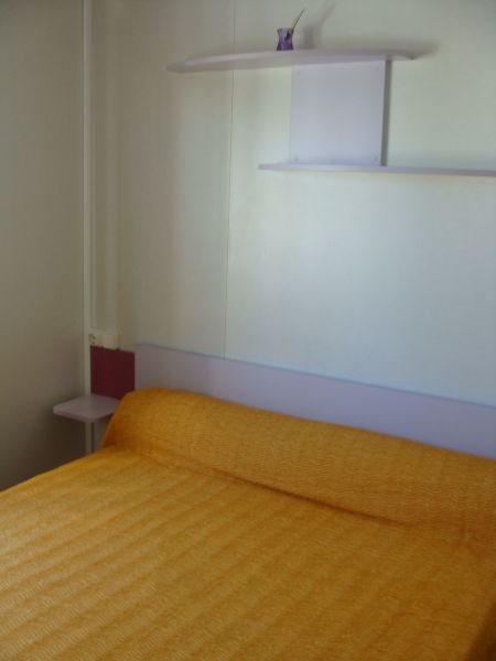 photo 4 Owner direct vacation rental Bourcefranc-Le-Chapus mobilhome Poitou-Charentes Charente-Maritime bedroom 1
