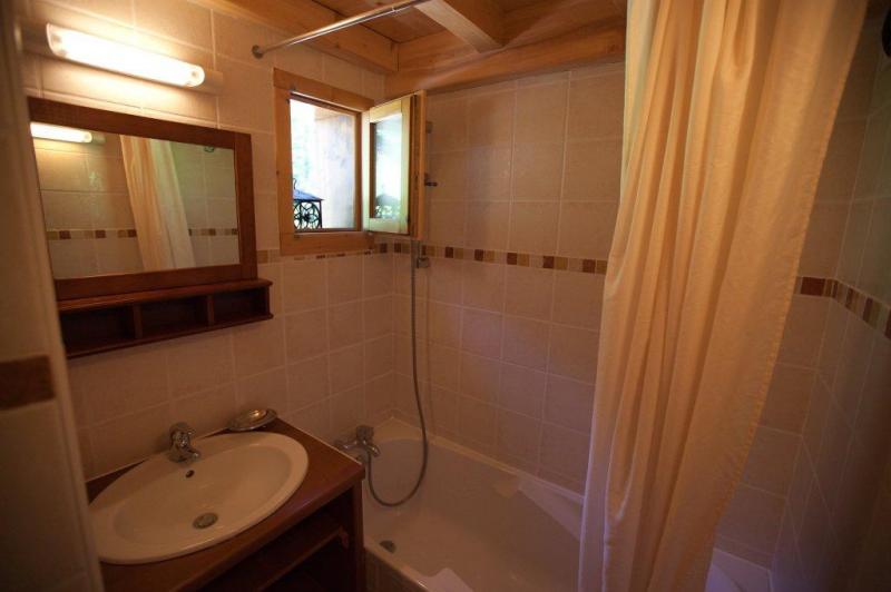 photo 18 Owner direct vacation rental Pralognan la Vanoise appartement Rhone-Alps Savoie bathroom