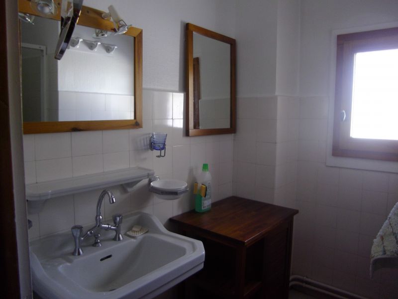 photo 10 Owner direct vacation rental Les Contamines Montjoie chalet Rhone-Alps Haute-Savoie Half bath 1