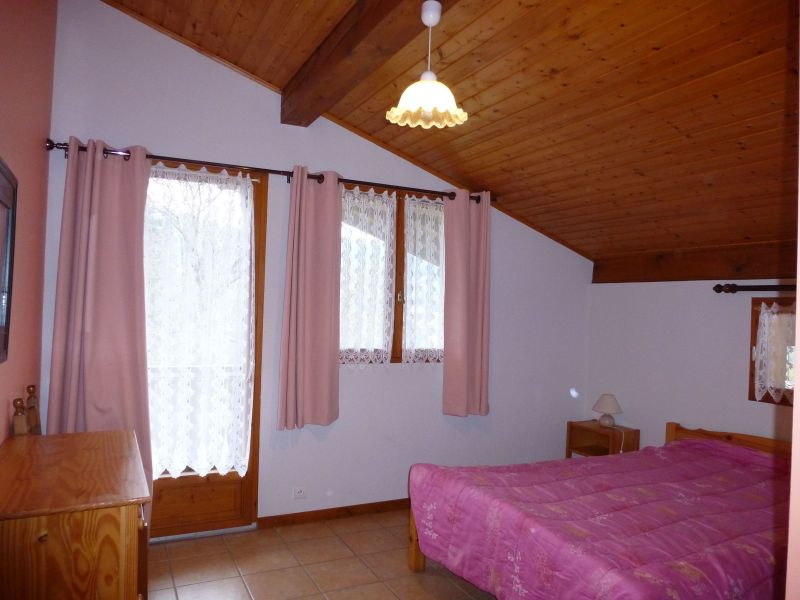 photo 7 Owner direct vacation rental Samons chalet Rhone-Alps Haute-Savoie bedroom 2