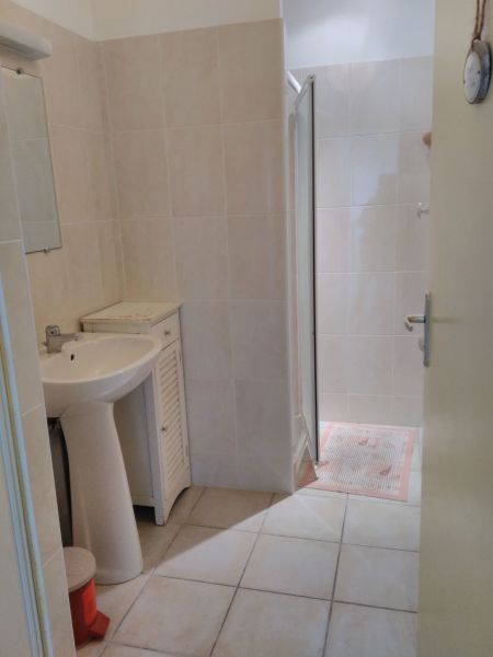 photo 10 Owner direct vacation rental La Gurinire maison Pays de la Loire Vende Half bath 2