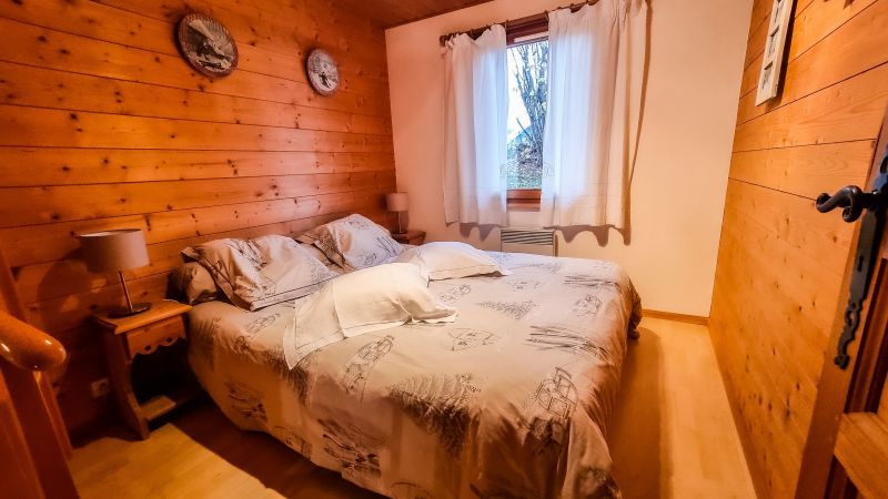 photo 3 Owner direct vacation rental Grardmer chalet Lorraine Vosges bedroom 1
