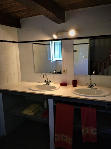 photo 23 Owner direct vacation rental Monpazier gite Aquitaine Dordogne Half bath