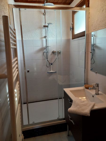 photo 11 Owner direct vacation rental Samons appartement Rhone-Alps Haute-Savoie bathroom