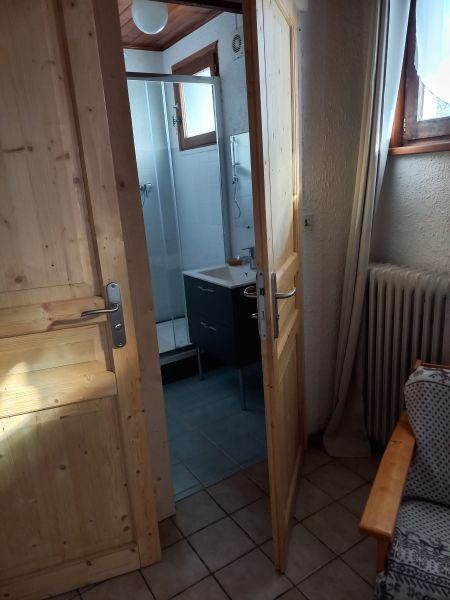 photo 13 Owner direct vacation rental Samons appartement Rhone-Alps Haute-Savoie Bathroom w/toilet only