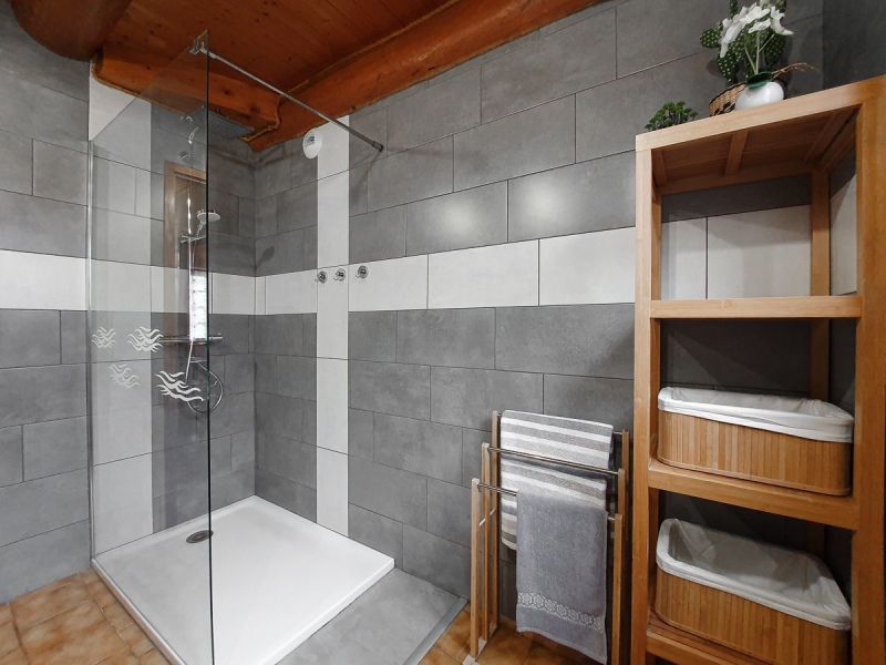 photo 12 Owner direct vacation rental Val Cenis chalet Rhone-Alps Savoie bathroom