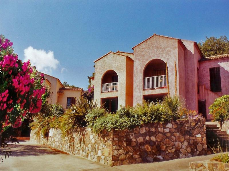 photo 3 Owner direct vacation rental Calvi appartement Corsica Corsica View of the property from outside