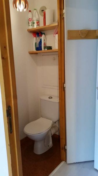 photo 15 Owner direct vacation rental Mribel studio Rhone-Alps Savoie Bathroom w/toilet only