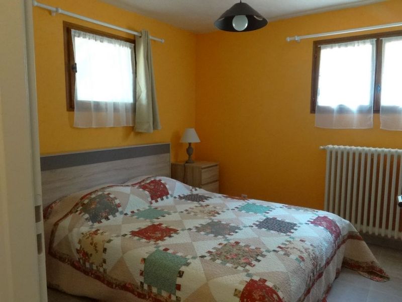 photo 7 Owner direct vacation rental Bergerac gite Aquitaine Dordogne bedroom 1