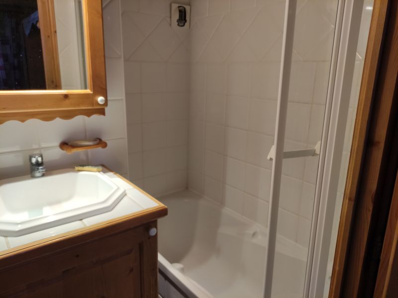 photo 8 Owner direct vacation rental Pralognan la Vanoise appartement Rhone-Alps Savoie bathroom 1