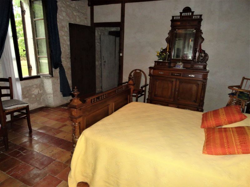 photo 5 Owner direct vacation rental Bergerac gite Aquitaine Dordogne bedroom 1