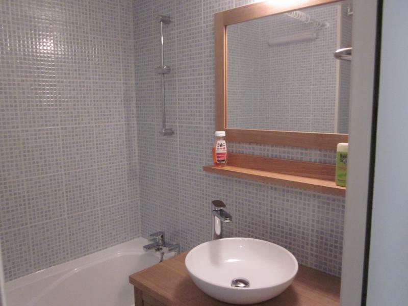 photo 4 Owner direct vacation rental Val Thorens studio Rhone-Alps Savoie bathroom