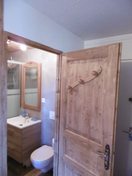 photo 12 Owner direct vacation rental Avoriaz studio Rhone-Alps Haute-Savoie bathroom