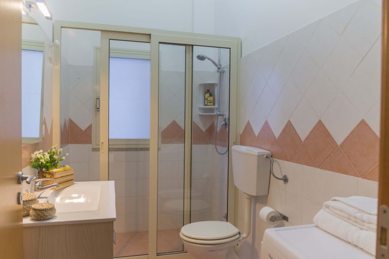 photo 3 Owner direct vacation rental Marina di Ragusa appartement Sicily Ragusa Province bathroom