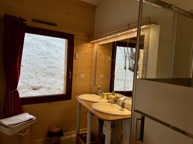 photo 11 Owner direct vacation rental Les Menuires chalet Rhone-Alps Savoie Half bath 1