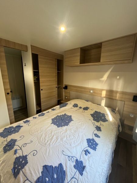 photo 18 Owner direct vacation rental Gastes mobilhome Aquitaine Landes bedroom 1