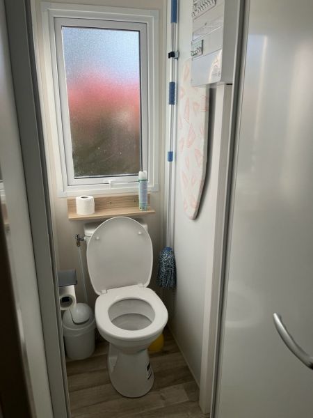 photo 25 Owner direct vacation rental Gastes mobilhome Aquitaine Landes Bathroom w/toilet only