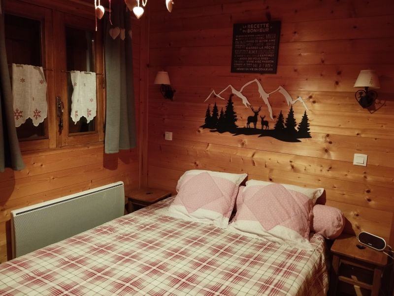 photo 6 Owner direct vacation rental Pralognan la Vanoise chalet Rhone-Alps Savoie bedroom 1