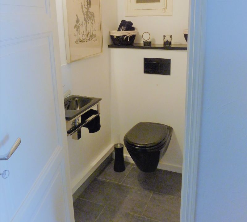 photo 15 Owner direct vacation rental Cannes appartement Provence-Alpes-Cte d'Azur Alpes-Maritimes Bathroom w/toilet only