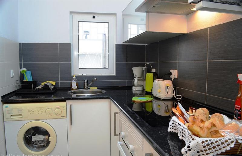 photo 16 Owner direct vacation rental Carvoeiro appartement Algarve  Kitchenette