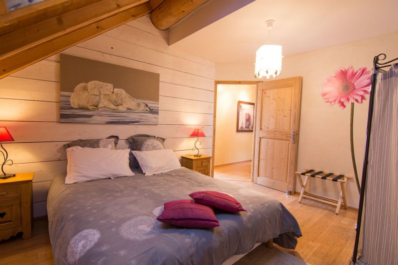 photo 3 Owner direct vacation rental Valloire chalet Rhone-Alps Savoie bedroom 1