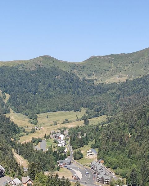 photo 6 Owner direct vacation rental Le Lioran appartement Auvergne Cantal View of the property from outside