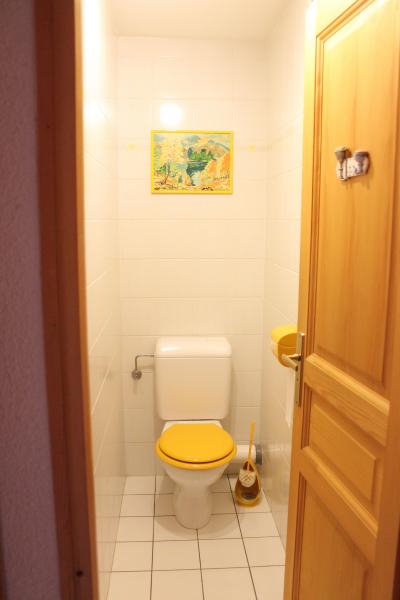 photo 11 Owner direct vacation rental Morzine appartement Rhone-Alps Haute-Savoie Bathroom w/toilet only