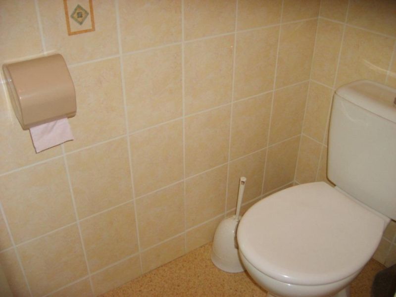 photo 18 Owner direct vacation rental Piau Engaly appartement Midi-Pyrnes Hautes-Pyrnes Bathroom w/toilet only