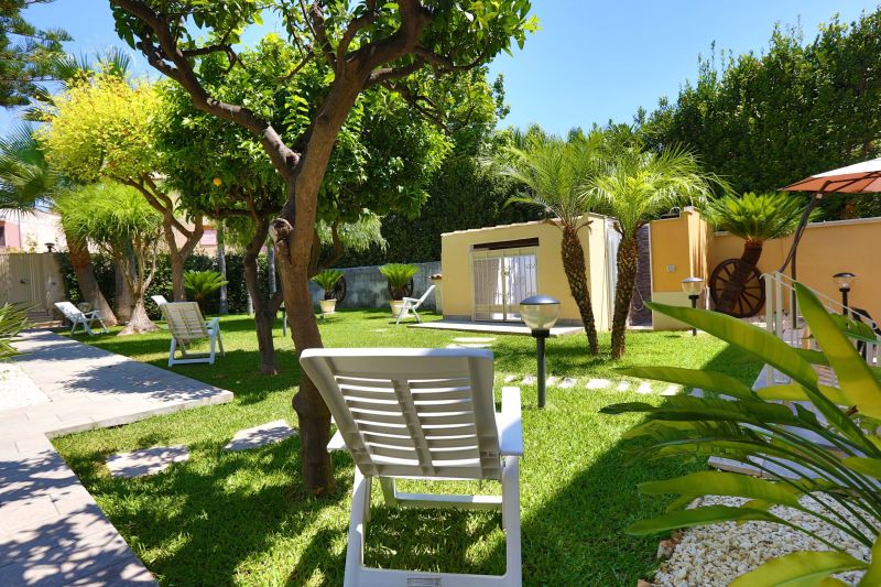 photo 17 Owner direct vacation rental Avola villa Sicily Syracuse Province Garden