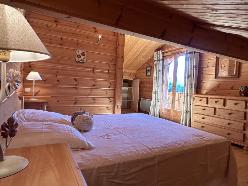 photo 9 Owner direct vacation rental Samons chalet Rhone-Alps Haute-Savoie bedroom 1