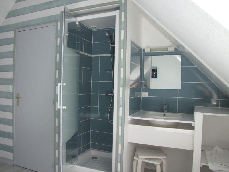 photo 8 Owner direct vacation rental Quiberon appartement Brittany Morbihan bathroom