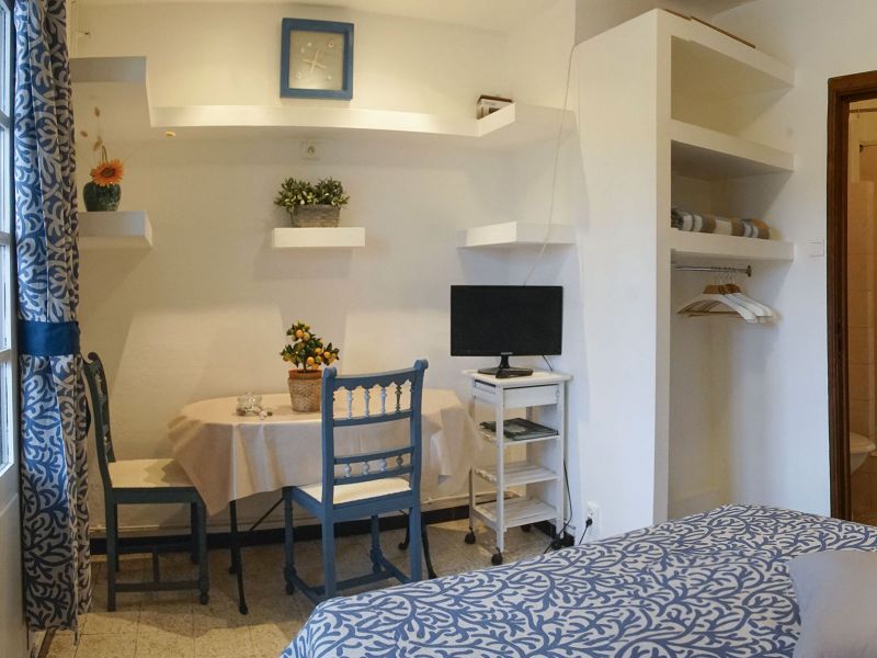 photo 19 Owner direct vacation rental Hyres studio Provence-Alpes-Cte d'Azur Var bedroom
