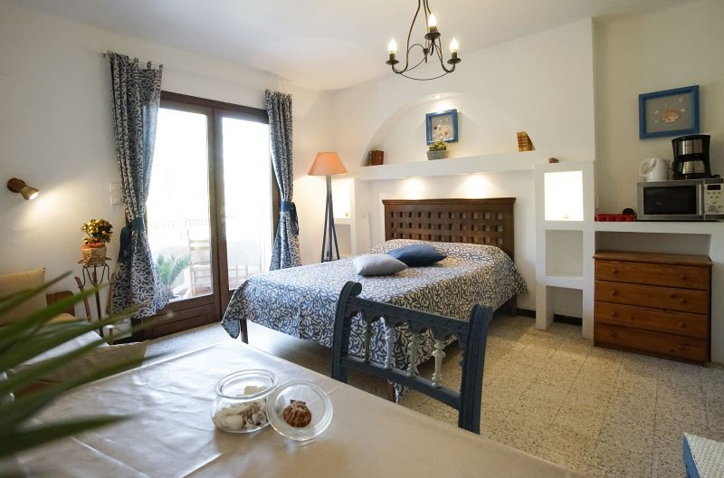 photo 28 Owner direct vacation rental Hyres studio Provence-Alpes-Cte d'Azur Var bedroom
