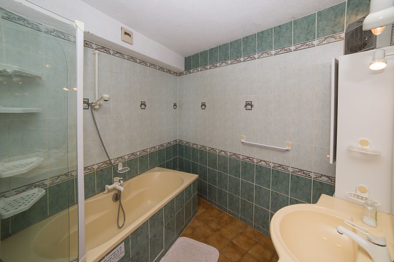 photo 8 Owner direct vacation rental Orcires Merlette appartement Provence-Alpes-Cte d'Azur Hautes-Alpes bathroom