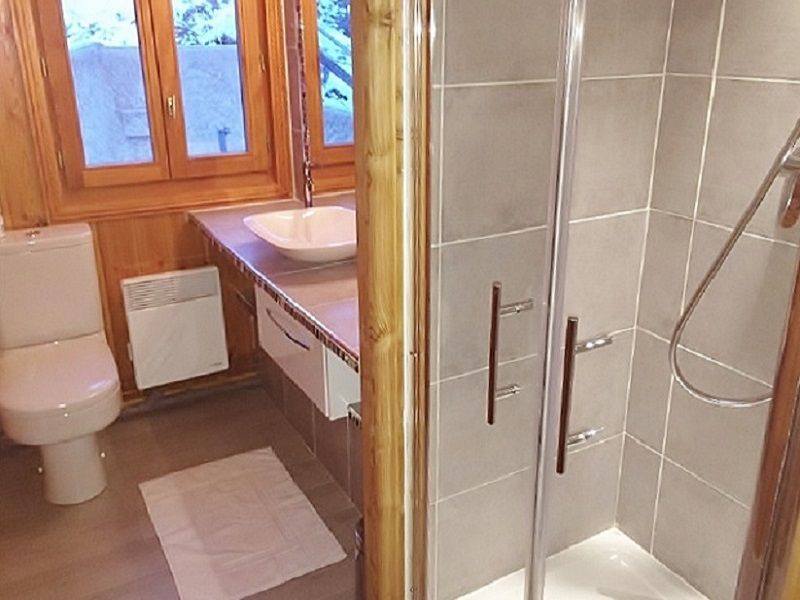photo 2 Owner direct vacation rental Vars chalet Provence-Alpes-Cte d'Azur Hautes-Alpes bathroom