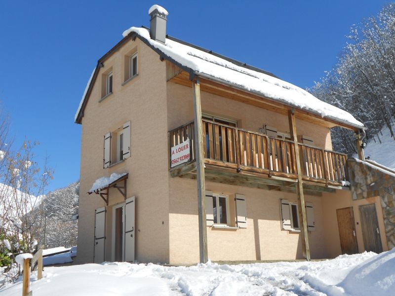 photo 15 Owner direct vacation rental Barges chalet Midi-Pyrnes Hautes-Pyrnes View of the property from outside