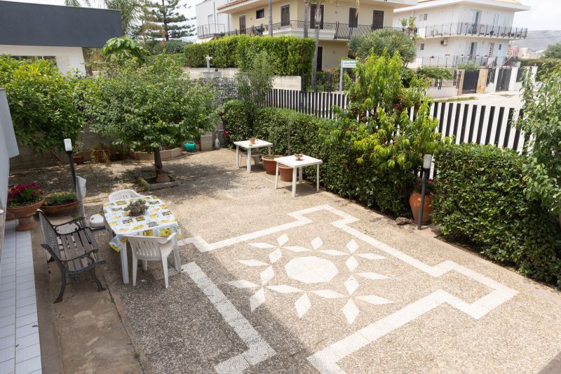 photo 12 Owner direct vacation rental Avola appartement Sicily Syracuse Province Garden